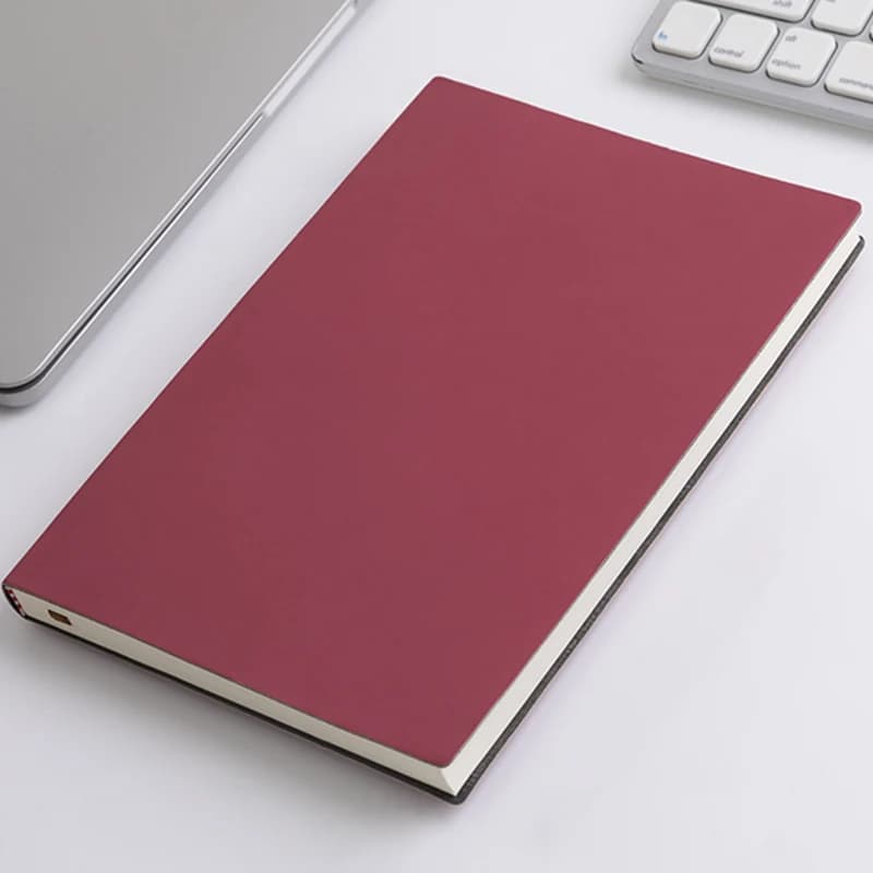 X Notatnik A5 z miękką okładką – elegancki zeszyt do pracy, planowania i codziennych notatek.